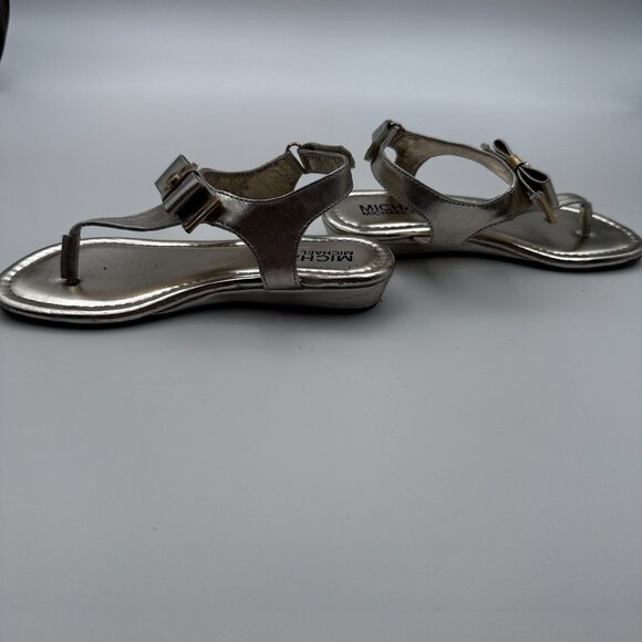 Michael Kors Girls‎ Bowstud Gold Sandals Size 12 - Picture 5 of 9